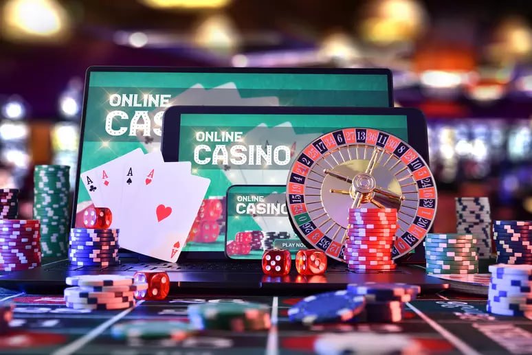 555jl app home screen showing casino and sports sections on mobile